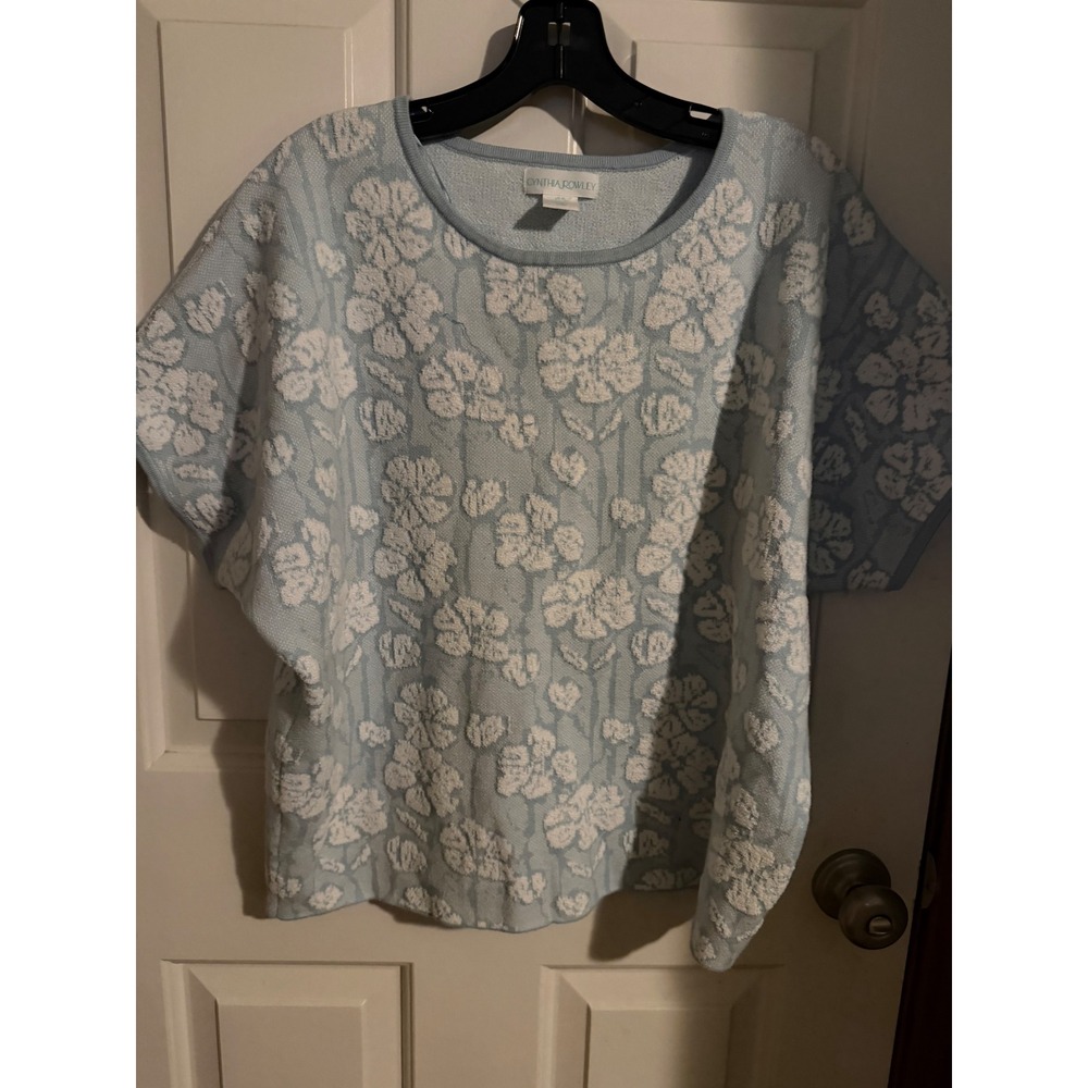 Floral Jacquard Knit Top Light Blue White Short Sleeve Boxy Crew Neck Sweater